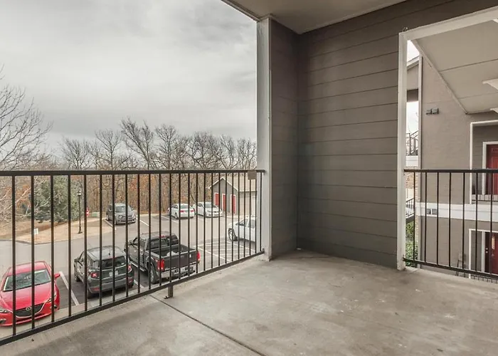 Apartment Landing Modern With Amazing Amenities